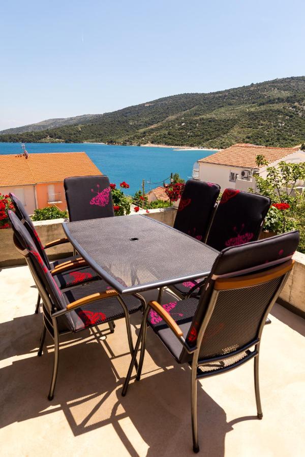 Villa Lovric มารีนา ภายนอก รูปภาพ