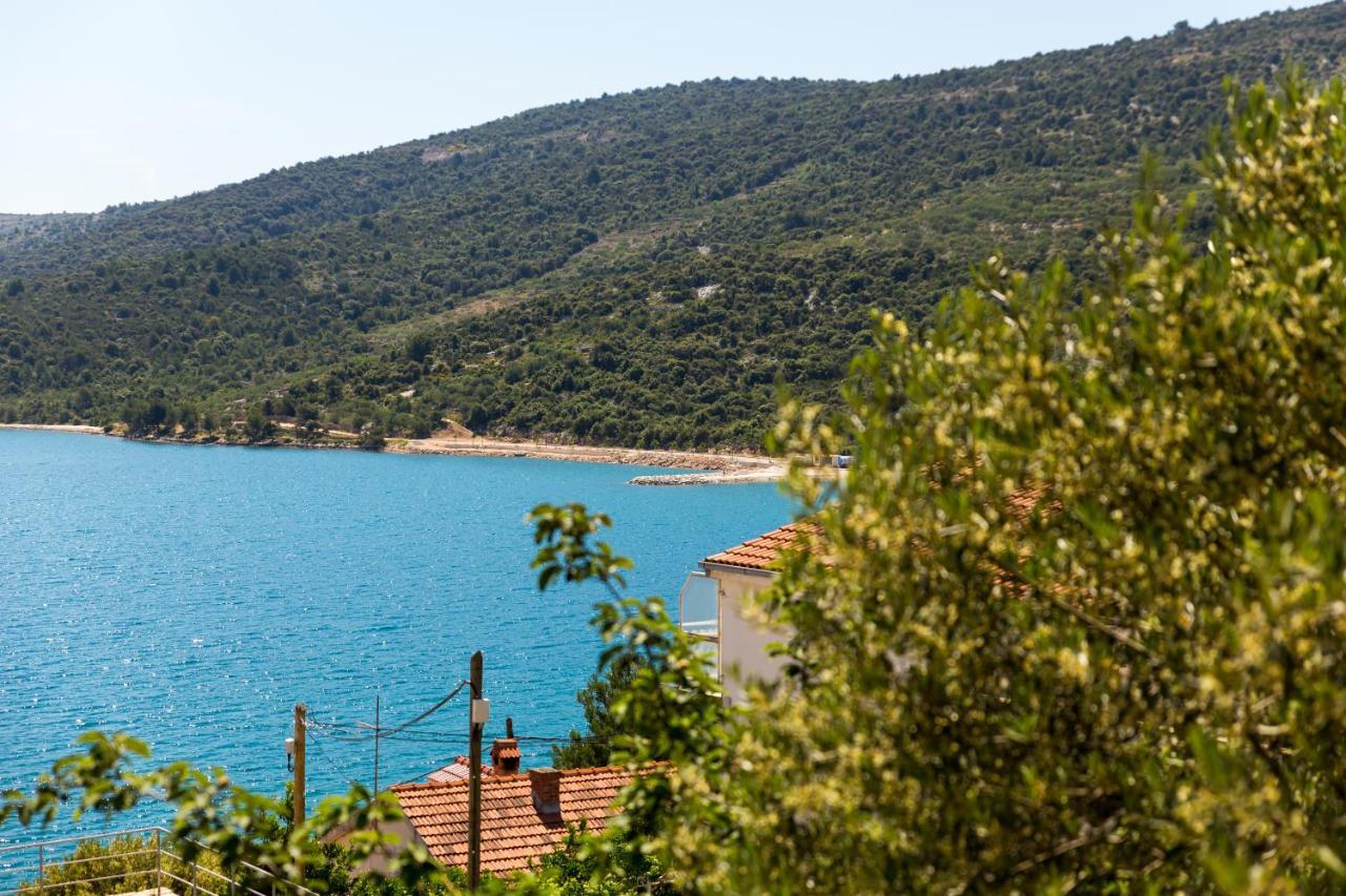 Villa Lovric มารีนา ภายนอก รูปภาพ