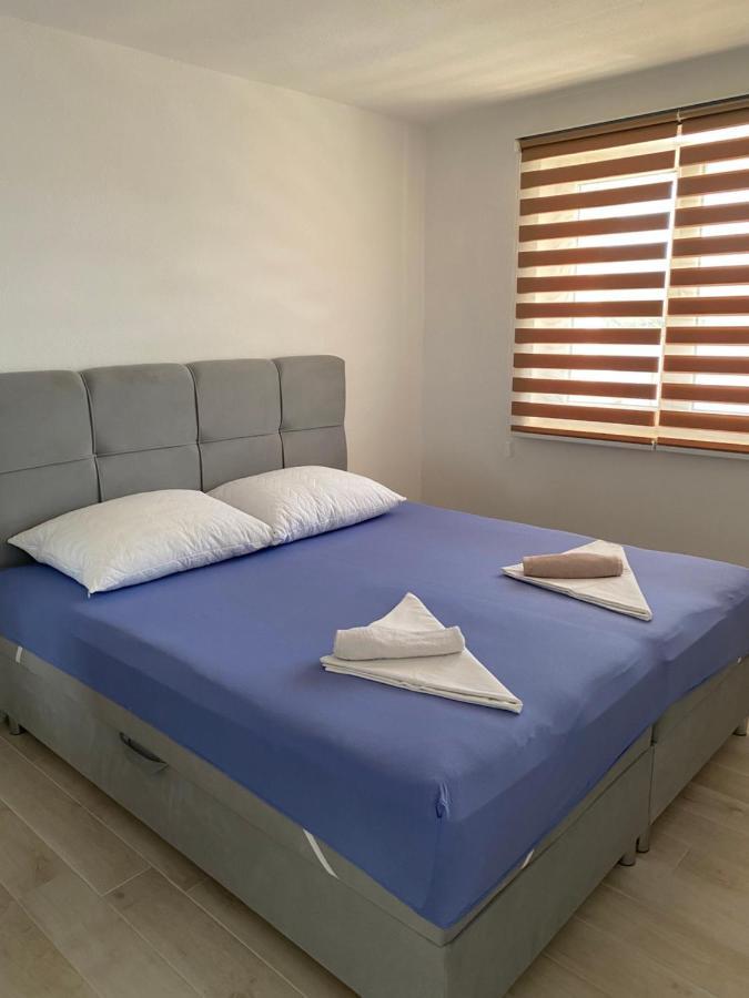 Villa Lovric มารีนา ภายนอก รูปภาพ