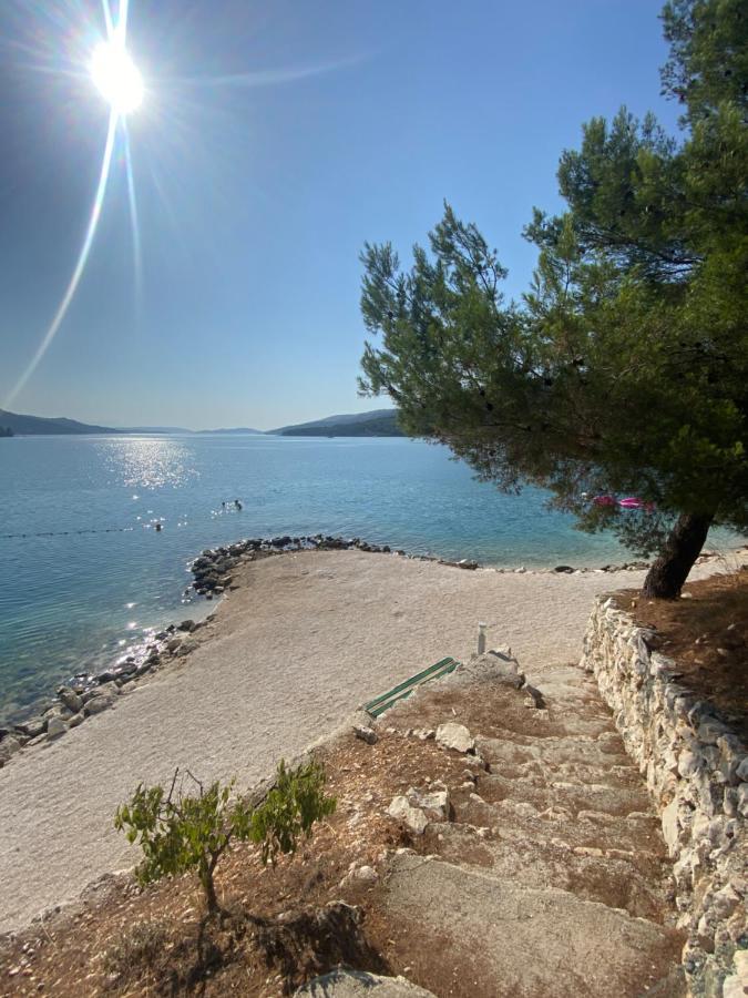 Villa Lovric มารีนา ภายนอก รูปภาพ